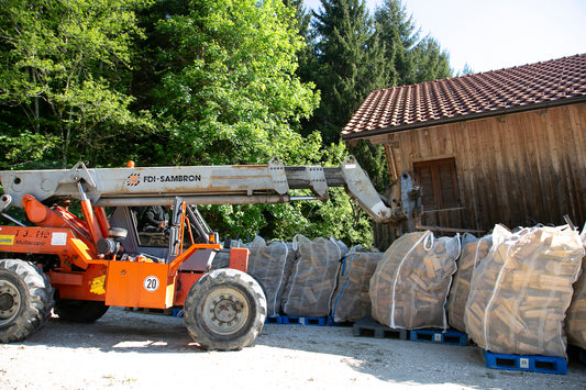 Brennholz Buche 1 Raummeter - Trocken & Ofenfertig